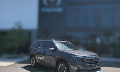 2025 Subaru Forester Premium Base
