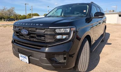 2026 Ford Expedition MAX Active