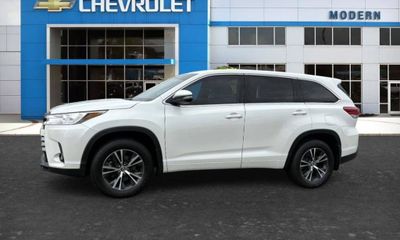 2017 Toyota Highlander LE V6