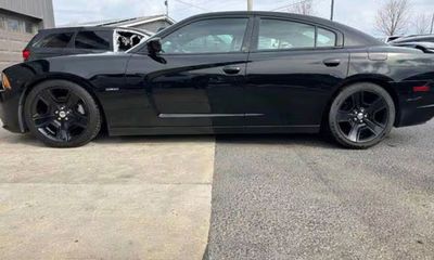 2011 Dodge Charger R T