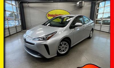 2022 Toyota Prius LE