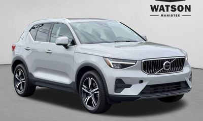 2024 Volvo XC40 Core Bright Dark