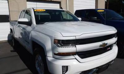2017 Chevrolet Silverado LT