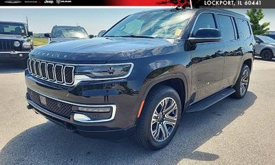2023 Jeep Wagoneer Base