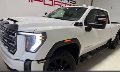 2024 GMC Sierra HD AT4