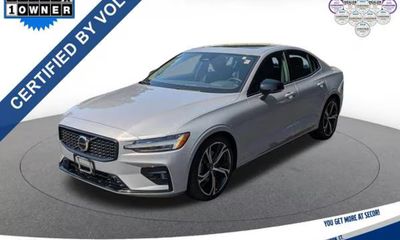 2023 Volvo S60 Plus Dark