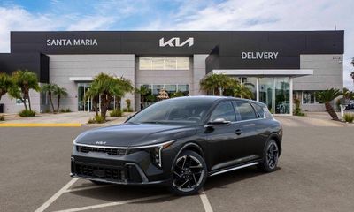 2026 Kia K4 GT Line