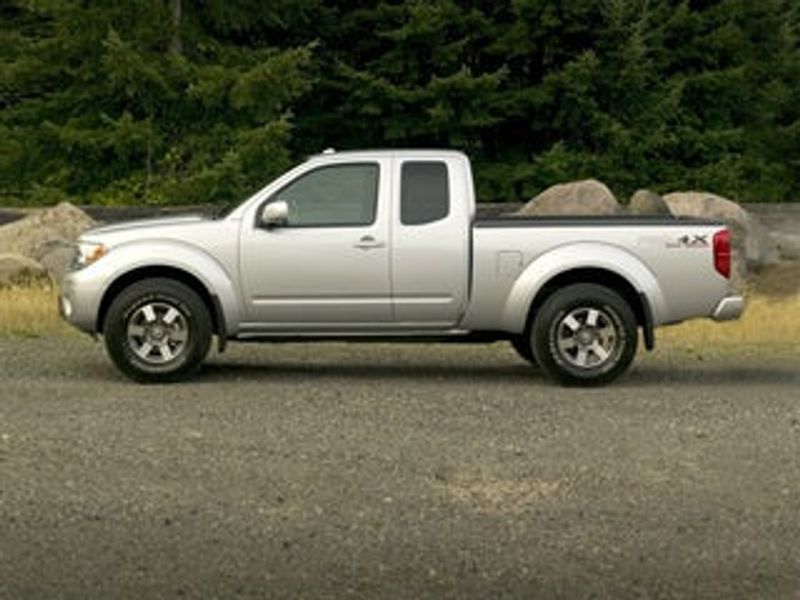 2021 Nissan Frontier — a typically priced live listing