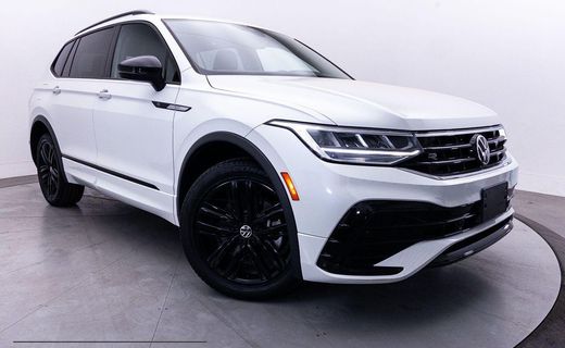2022 Volkswagen Tiguan SE Black