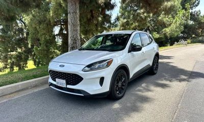 2020 Ford Escape SE Sport