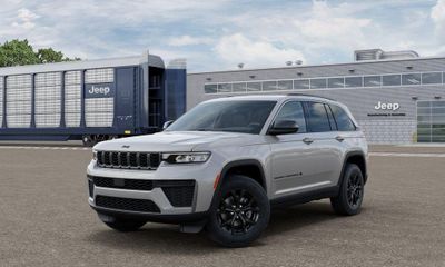 2026 Jeep Grand Cherokee Base Laredo