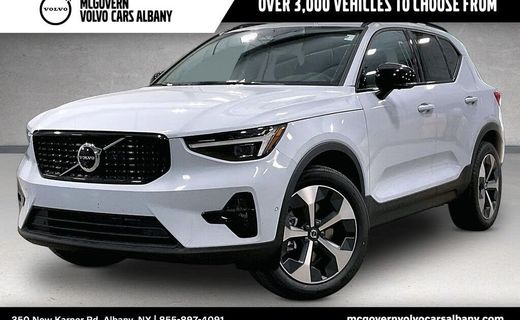 2026 Volvo XC40 Plus Dark