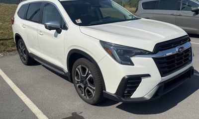 2023 Subaru Ascent Limited 7 ES
