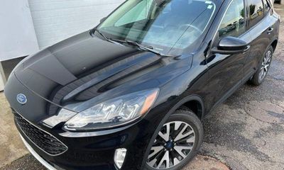 2020 Ford Escape SEL