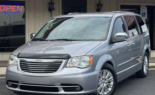 2013 Chrysler Town AND Country Limited