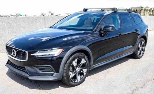 2020 Volvo V60CC Momentum