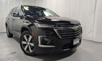 2023 Chevrolet Traverse LT