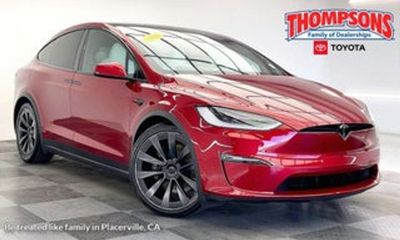 2023 Tesla Model X Standard Range
