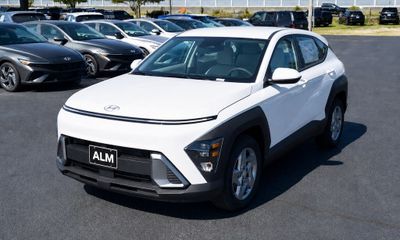 2027 Hyundai Kona SE