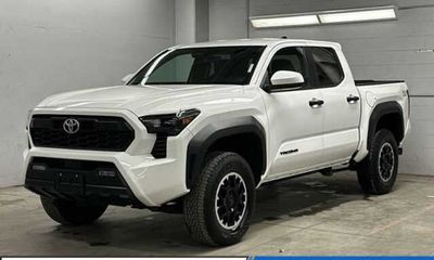2024 Toyota Tacoma SR5