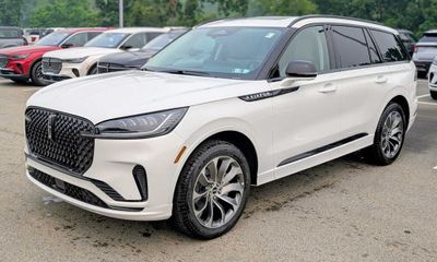 2026 Lincoln Aviator Base