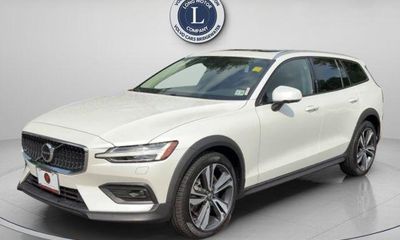 2024 Volvo V60CC Plus