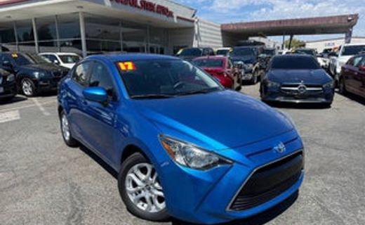 2017 Toyota Yaris IA Base