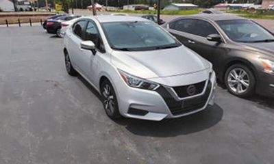 2020 Nissan Versa S MT
