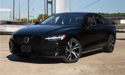 2024 Volvo S60 Plus Dark