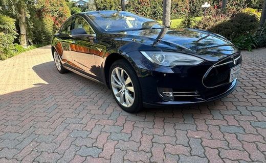 2014 Tesla Model S