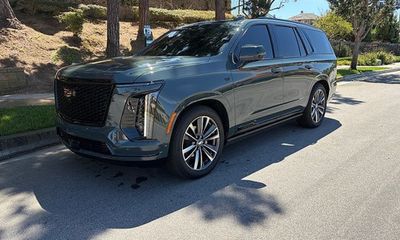 2025 Cadillac Escalade Sport