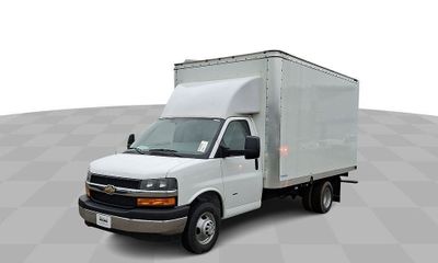 2025 Chevrolet Express 3500 Cutaway 139