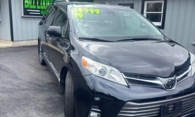 2019 Toyota Sienna LTD Premium XLE