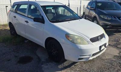 2004 Toyota Corolla Matrix Base
