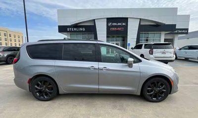 2020 Chrysler Pacifica Touring L