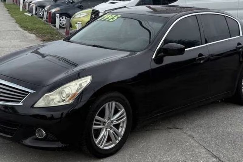 2011 Infiniti G25 — a typically priced live listing