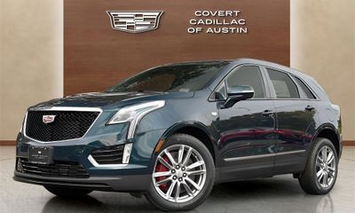2025 Cadillac XT5 Sport