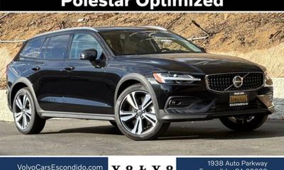 2025 Volvo V60CC Plus
