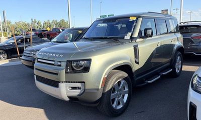 2021 Land Rover Defender 110 SE