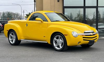 2004 Chevrolet SSR LS