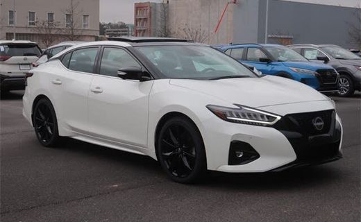 2023 Nissan Maxima SR