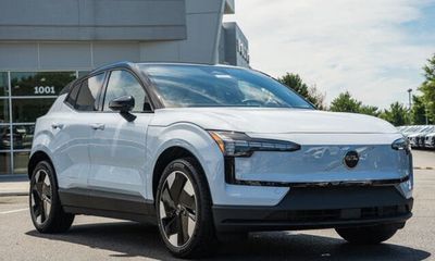 2026 Volvo EX30 Plus