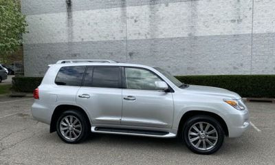 2011 Lexus LX 570