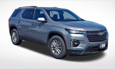 2023 Chevrolet Traverse LT