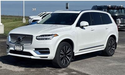 2023 Volvo XC90 Plus Bright
