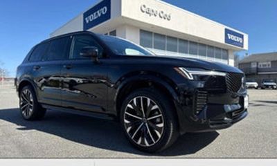 2026 Volvo XC60 Plus Dark