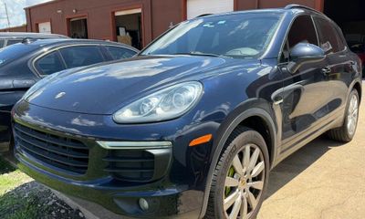 2016 Porsche Cayenne S