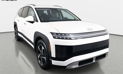 2026 Hyundai Ioniq 9 SE
