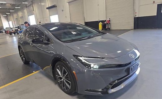 2025 Toyota Prius XLE