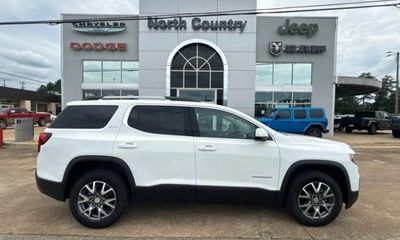 2023 GMC Acadia SLT